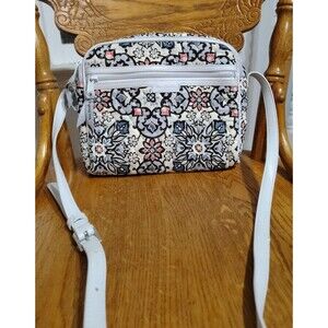 Vera Bradley Crossbody Bag White Floral Quilted Shoulder Purse Handbag Flower x1